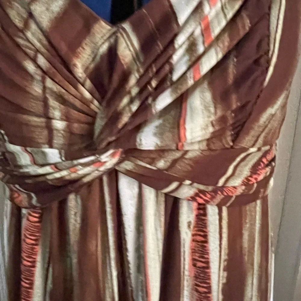 Beautiful Avenue Striped halter style Maxi dress 2X 18-20 🌺A - Picture 4 of 9